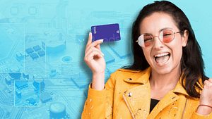 mulher segurando o cartão da Leads Card